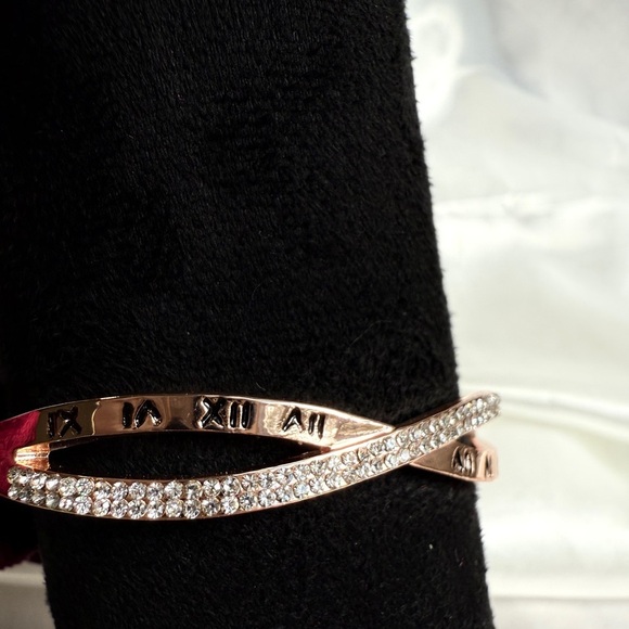 Stainless steel and zircon -Roman Numeral Bangle Bracelet - Picture 6 of 12